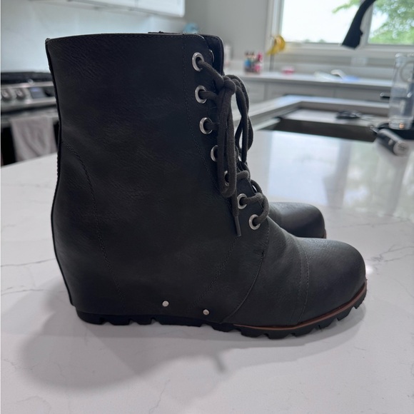 Unionbay Wedge Boots - Picture 1 of 4